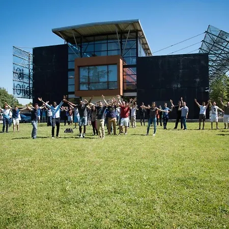 Hyper Centre De - N27 *