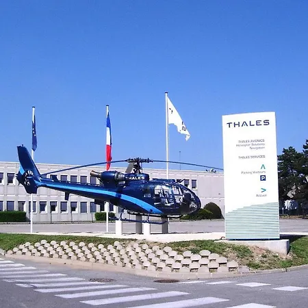 Hyper Centre De - N27 *