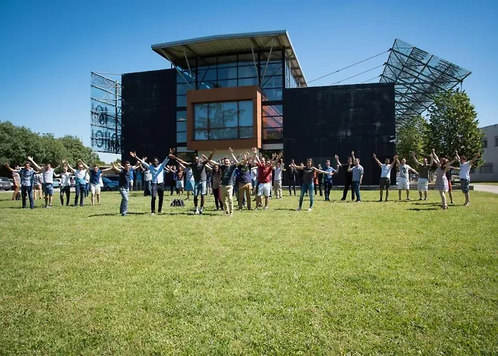 Hyper Centre De - N27 *